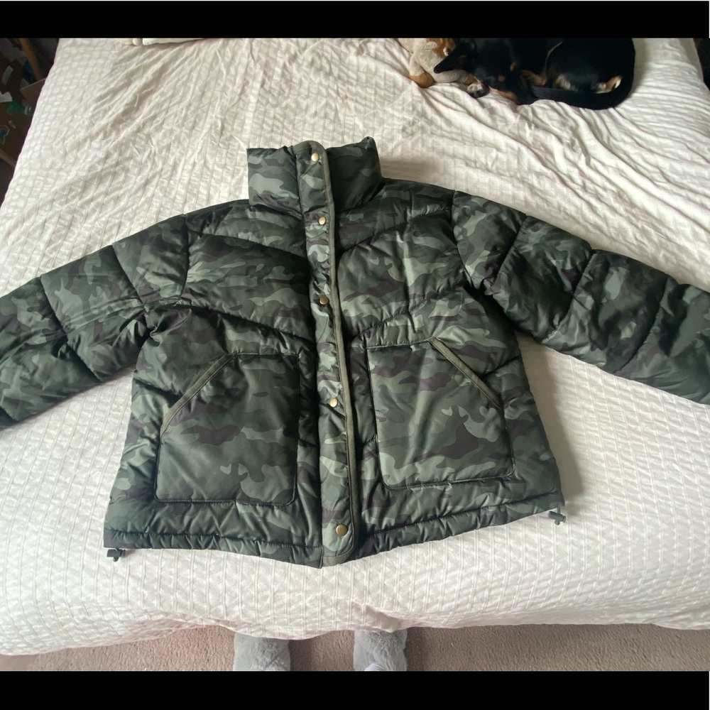 Camouflage Puffer Jacket Old Navy Sz Medium